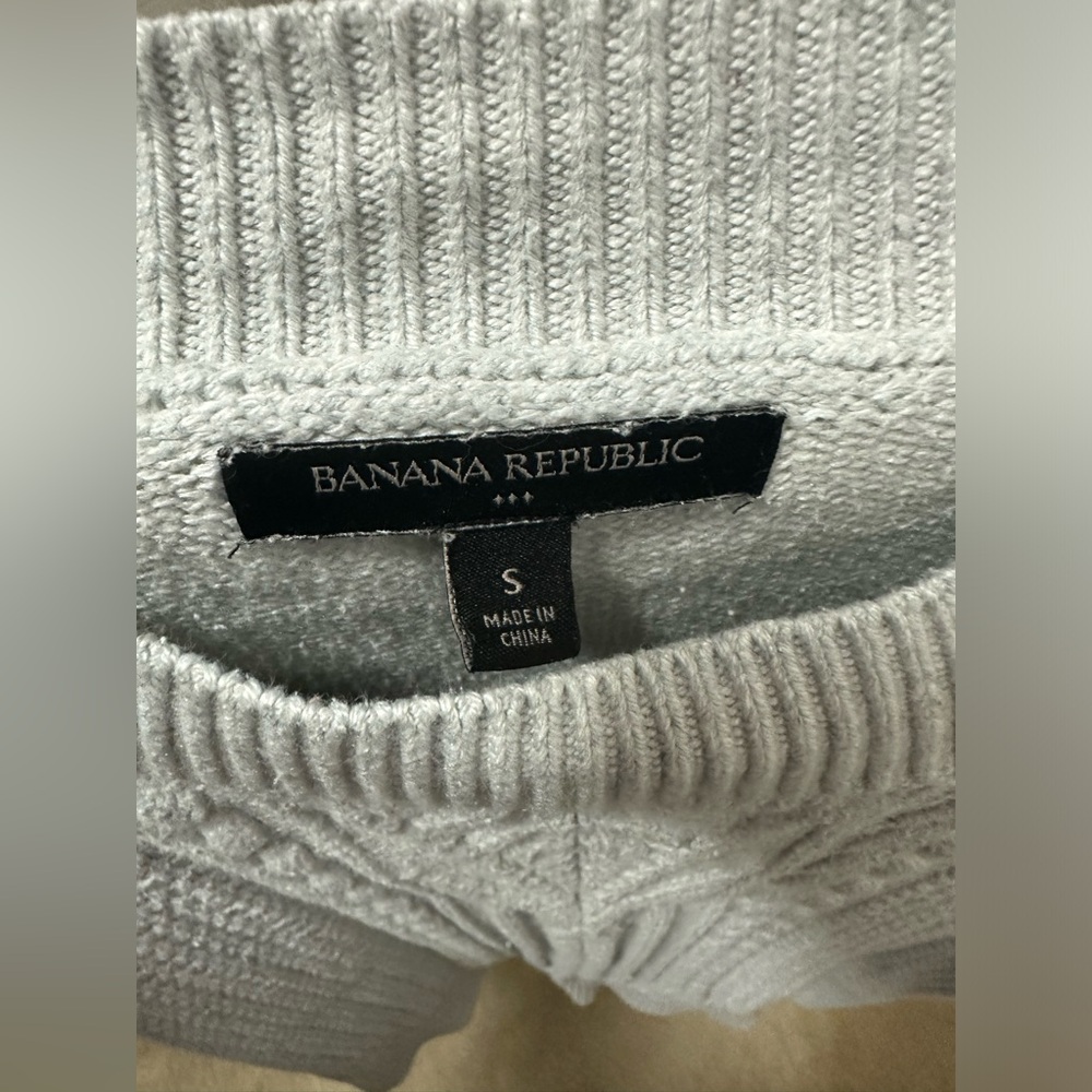 Banana Republic Light Gray Cable Crewneck Sweater - Picture 3 of 4